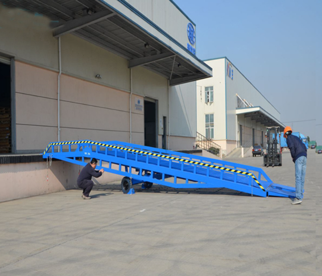 佳木斯移动式登车桥应用