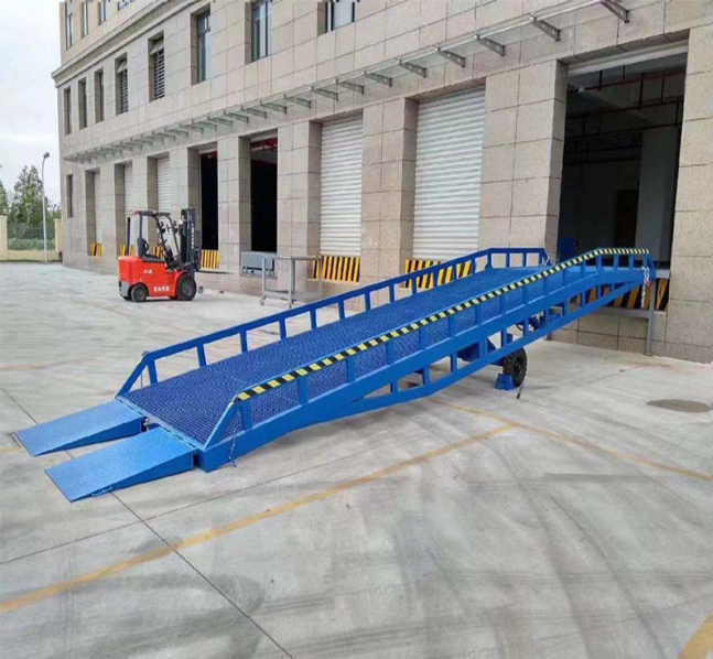 佳木斯移动式登车桥装卸